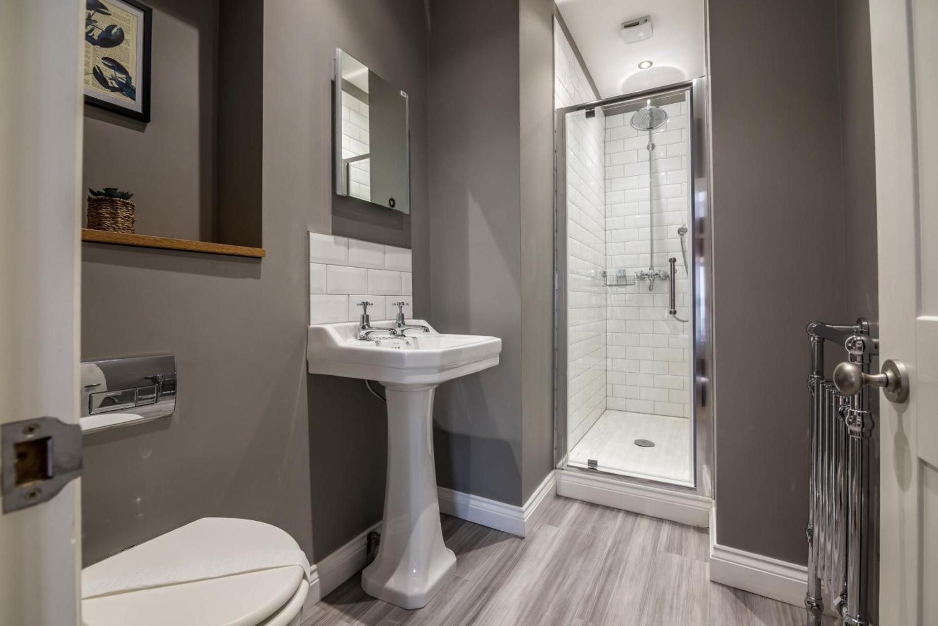 Lady Tenby - 2 Bedroom Apartment - Tenby Bagian luar foto