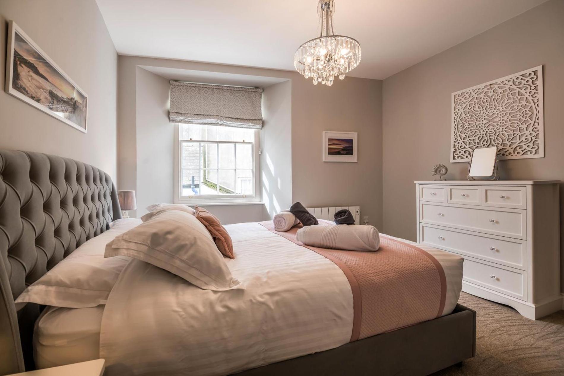 Lady Tenby - 2 Bedroom Apartment - Tenby Bagian luar foto