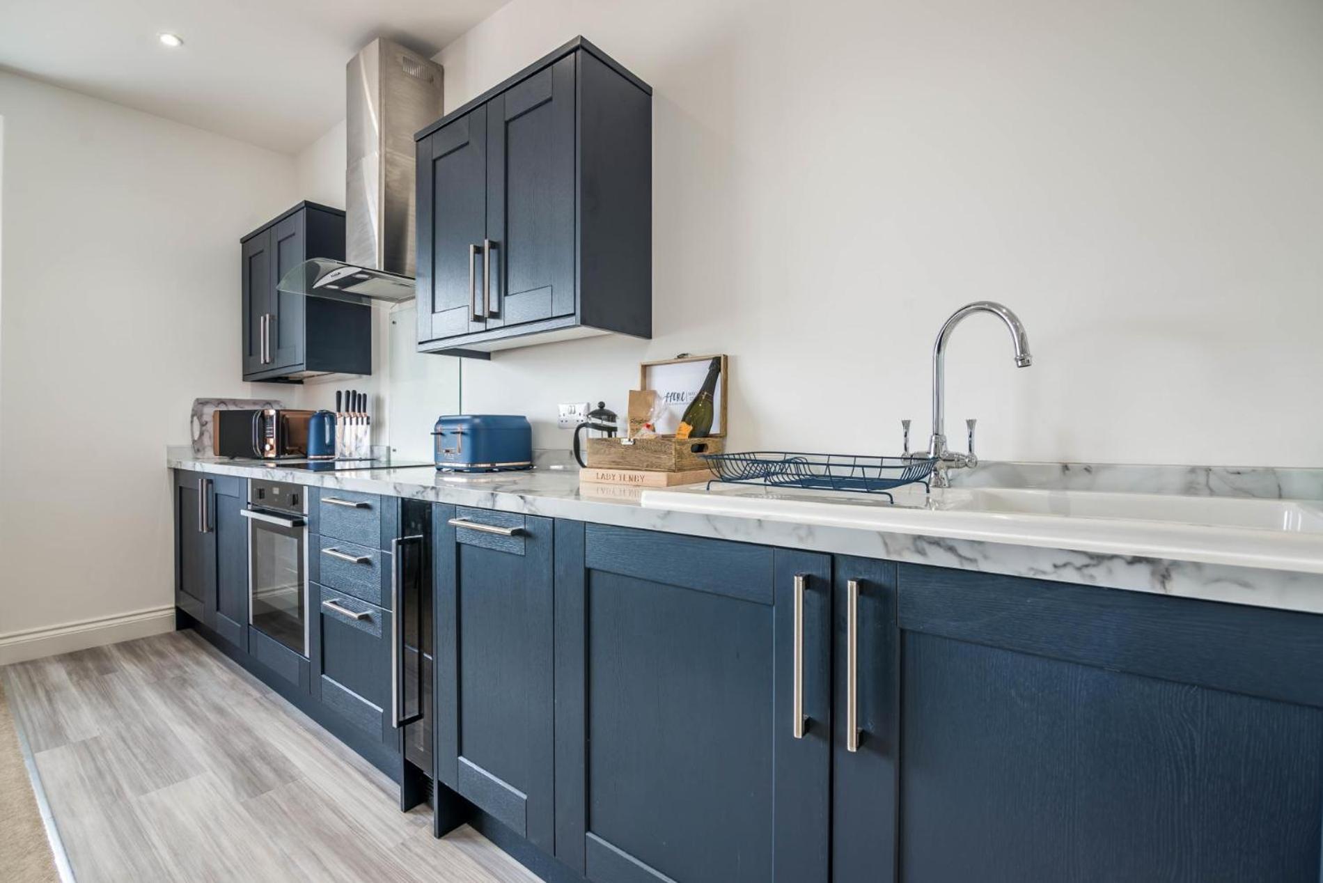 Lady Tenby - 2 Bedroom Apartment - Tenby Bagian luar foto