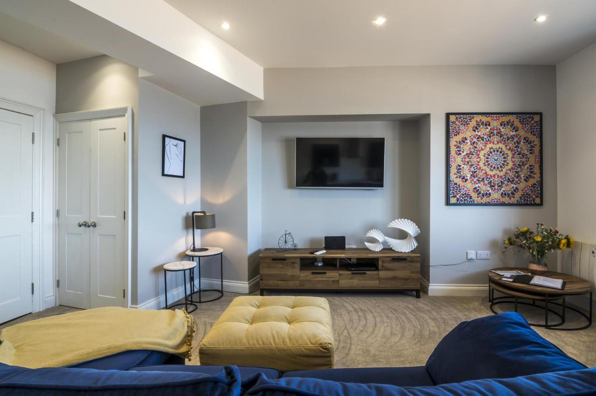 Lady Tenby - 2 Bedroom Apartment - Tenby Bagian luar foto