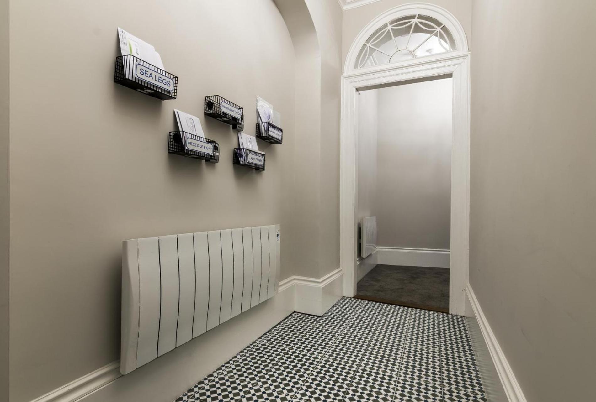 Lady Tenby - 2 Bedroom Apartment - Tenby Bagian luar foto
