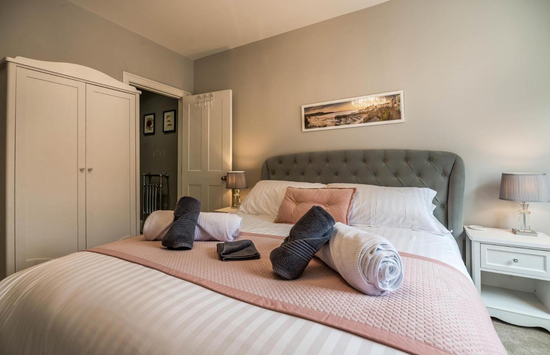 Lady Tenby - 2 Bedroom Apartment - Tenby Bagian luar foto