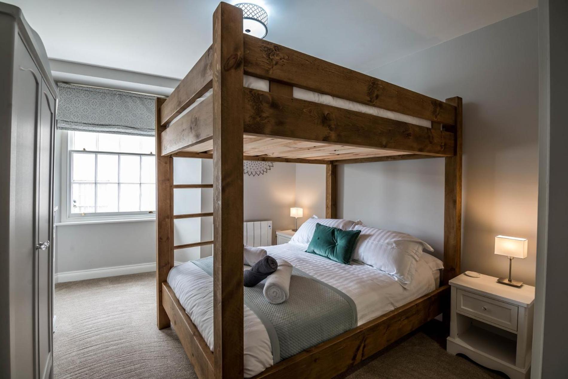 Lady Tenby - 2 Bedroom Apartment - Tenby Bagian luar foto